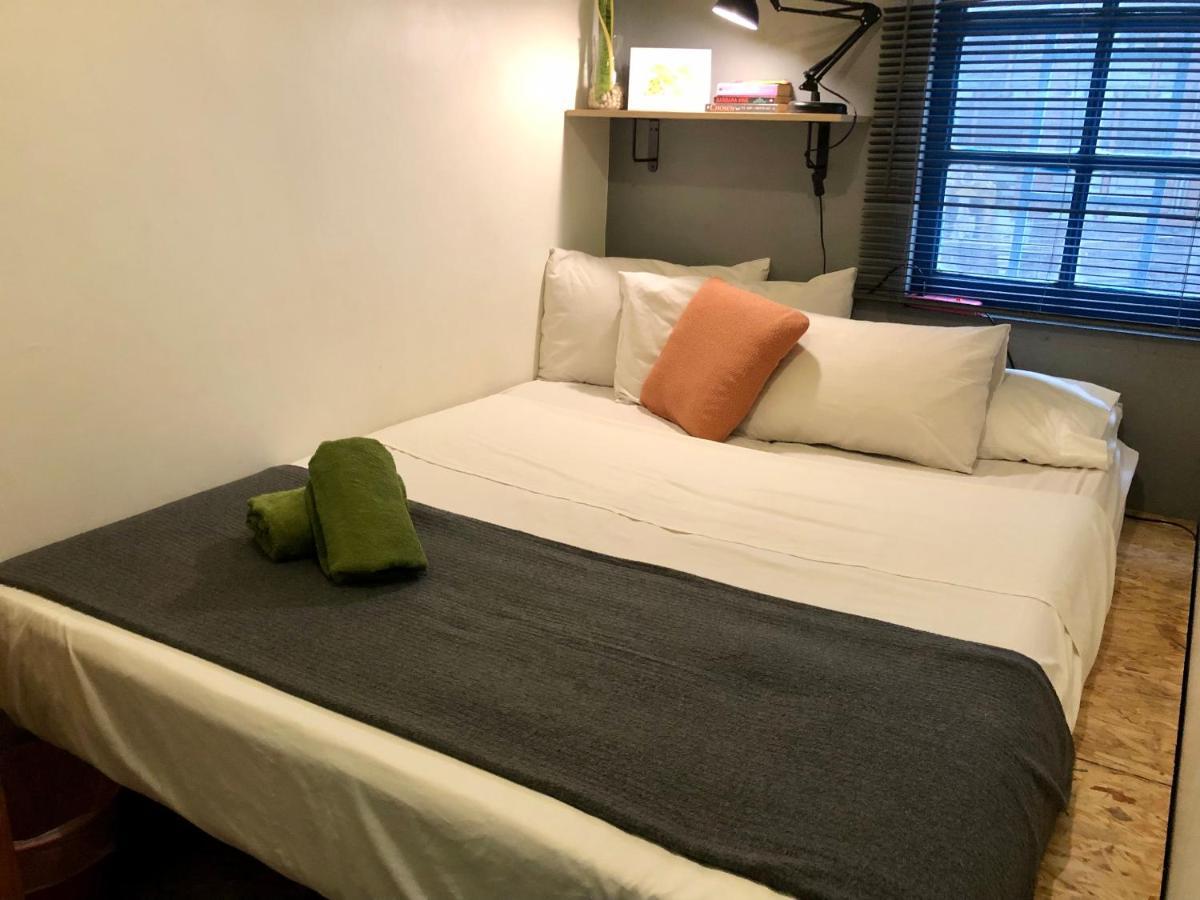 Miku Guesthouse Bangkok Exterior photo