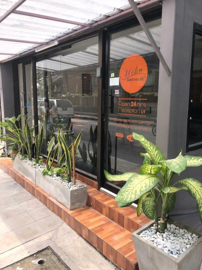 Miku Guesthouse Bangkok Exterior photo