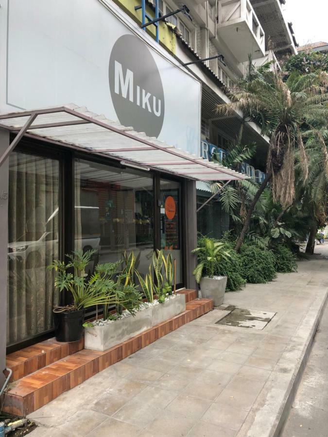 Miku Guesthouse Bangkok Exterior photo